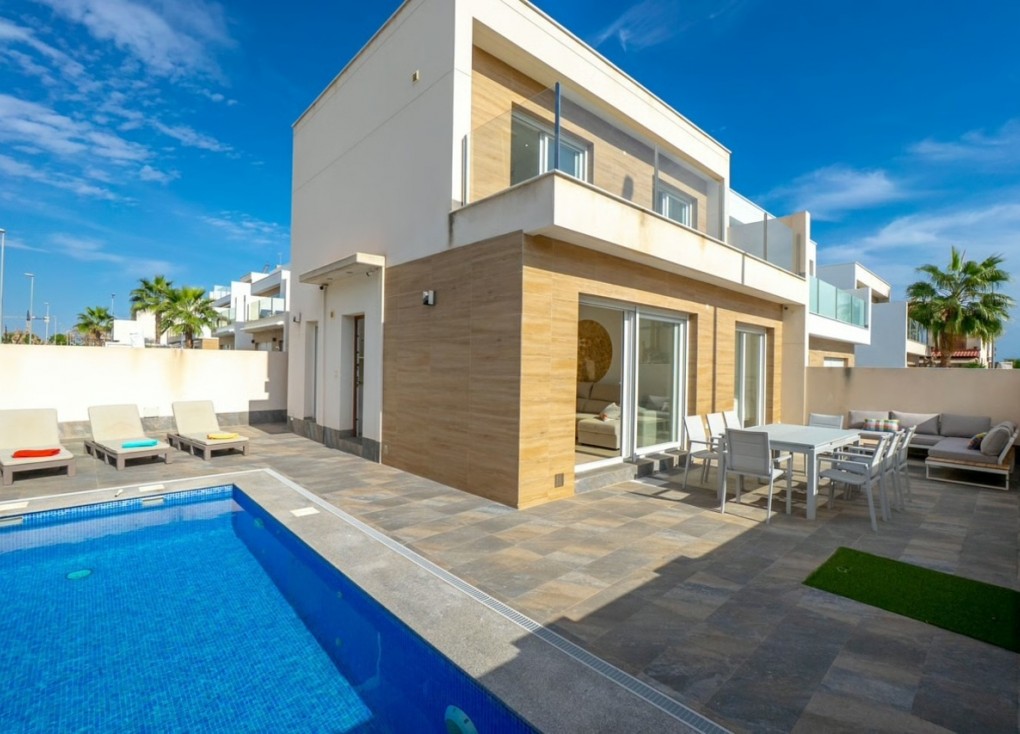 Resale - Chalet - Pilar de la Horadada