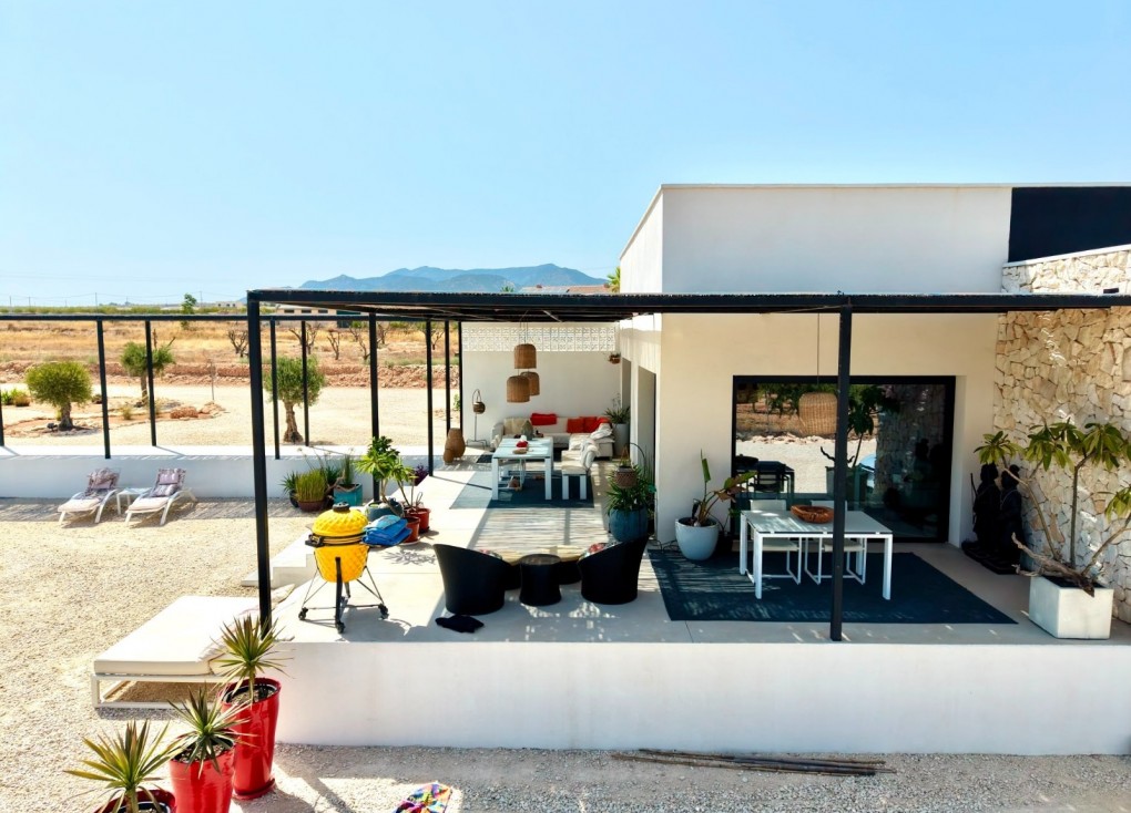 Resale - Chalet - Pinoso