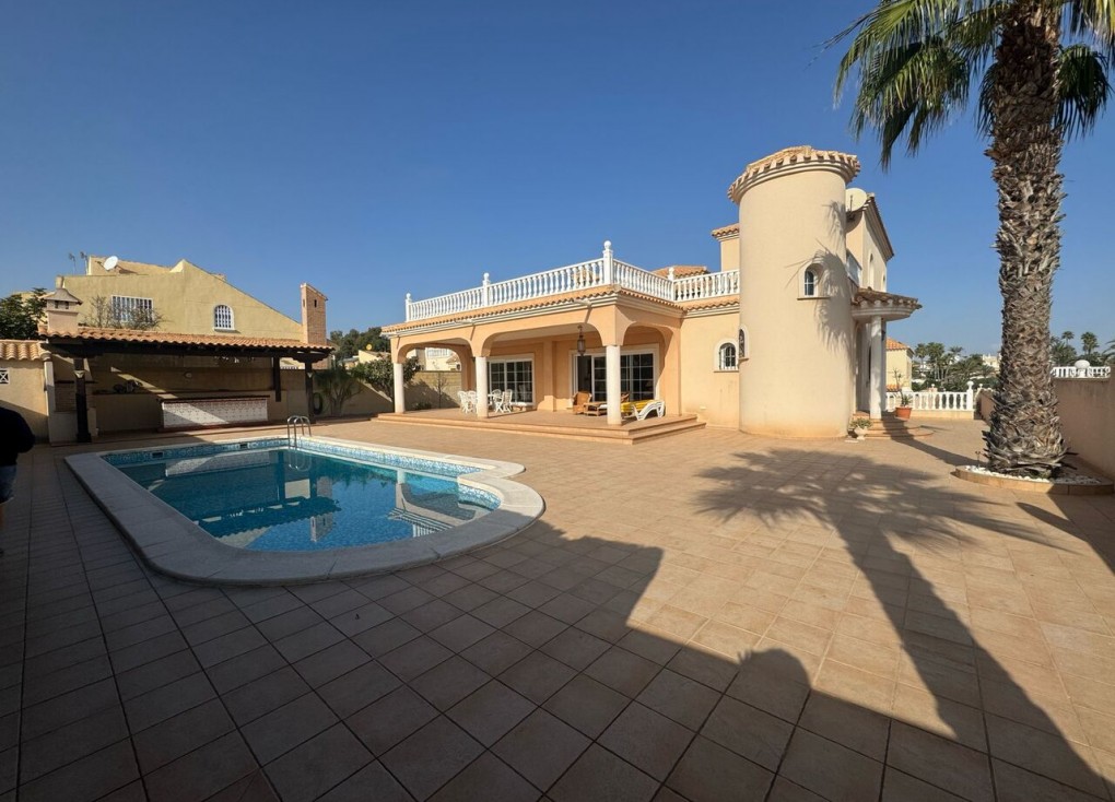 Resale - Chalet - Playa Flamenca