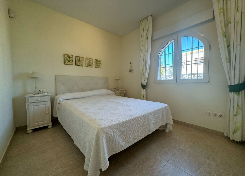 Resale - Chalet - Playa Flamenca