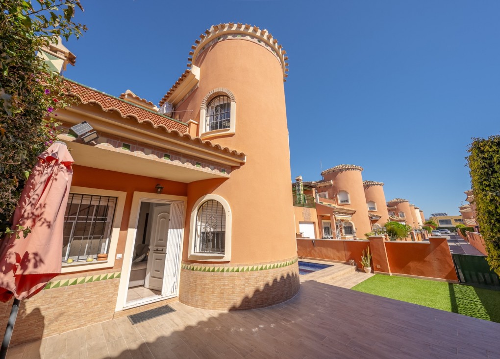 Resale - Chalet - Playa Flamenca