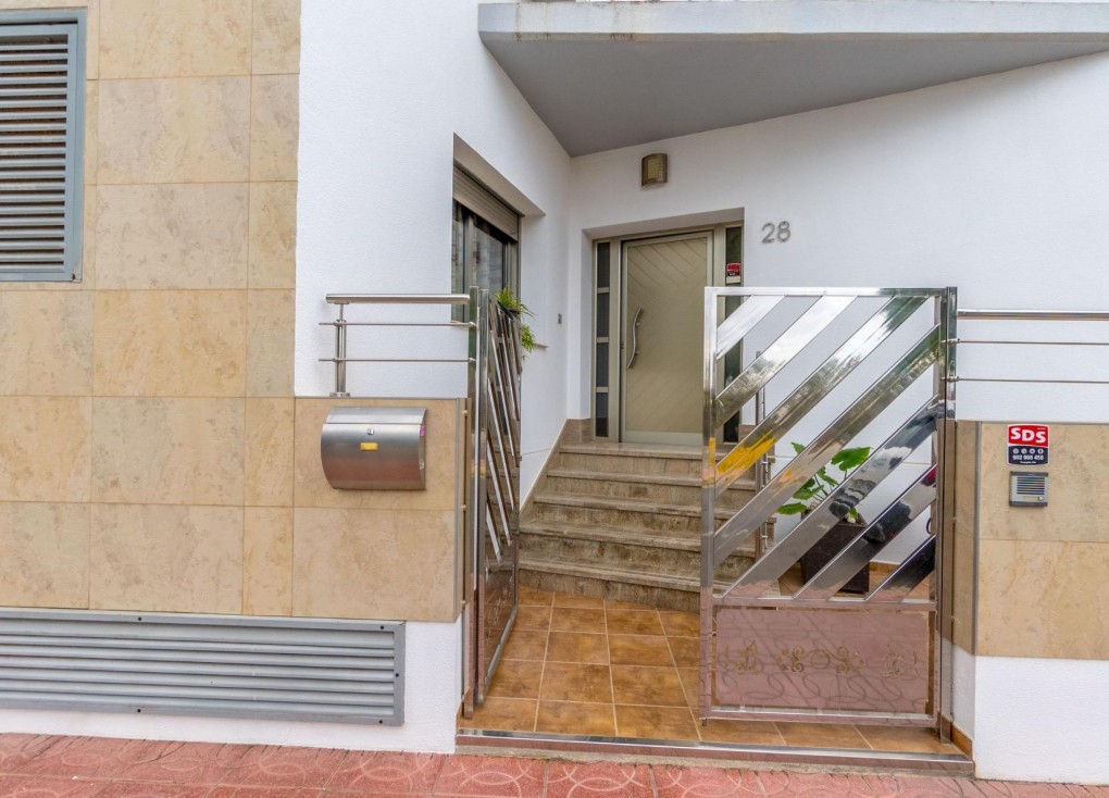 Resale - Chalet - Rojales