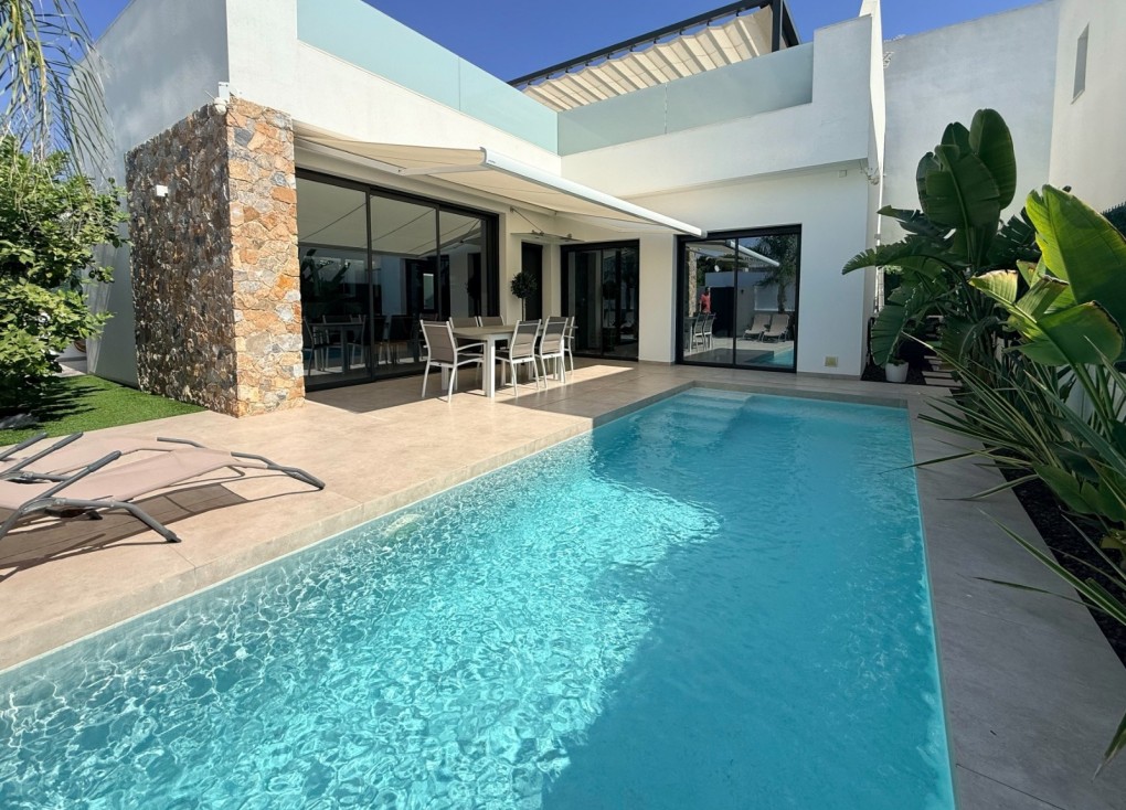 Resale - Chalet - San Javier - Santiago de la Ribera