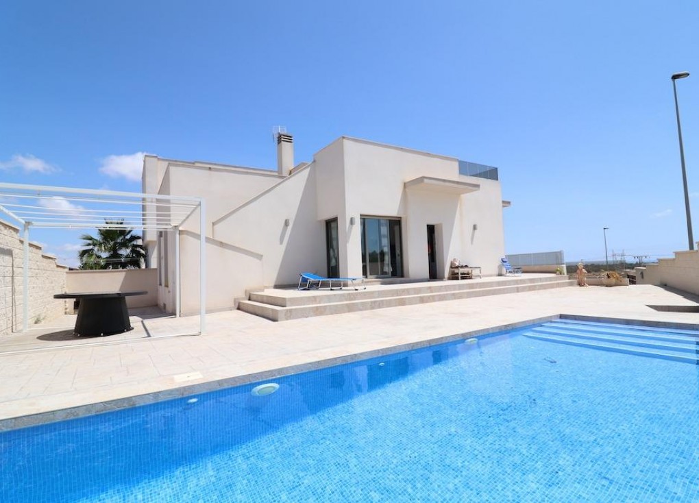 Resale - Chalet - San Miguel de Salinas