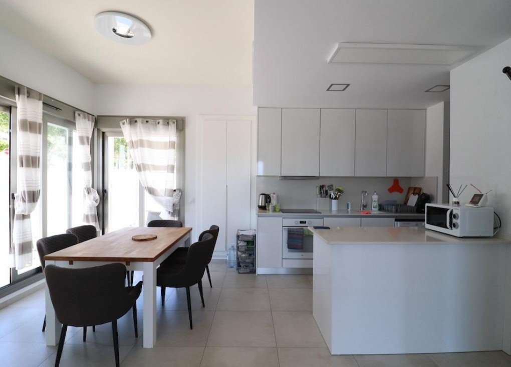 Resale - Chalet - San Miguel de Salinas