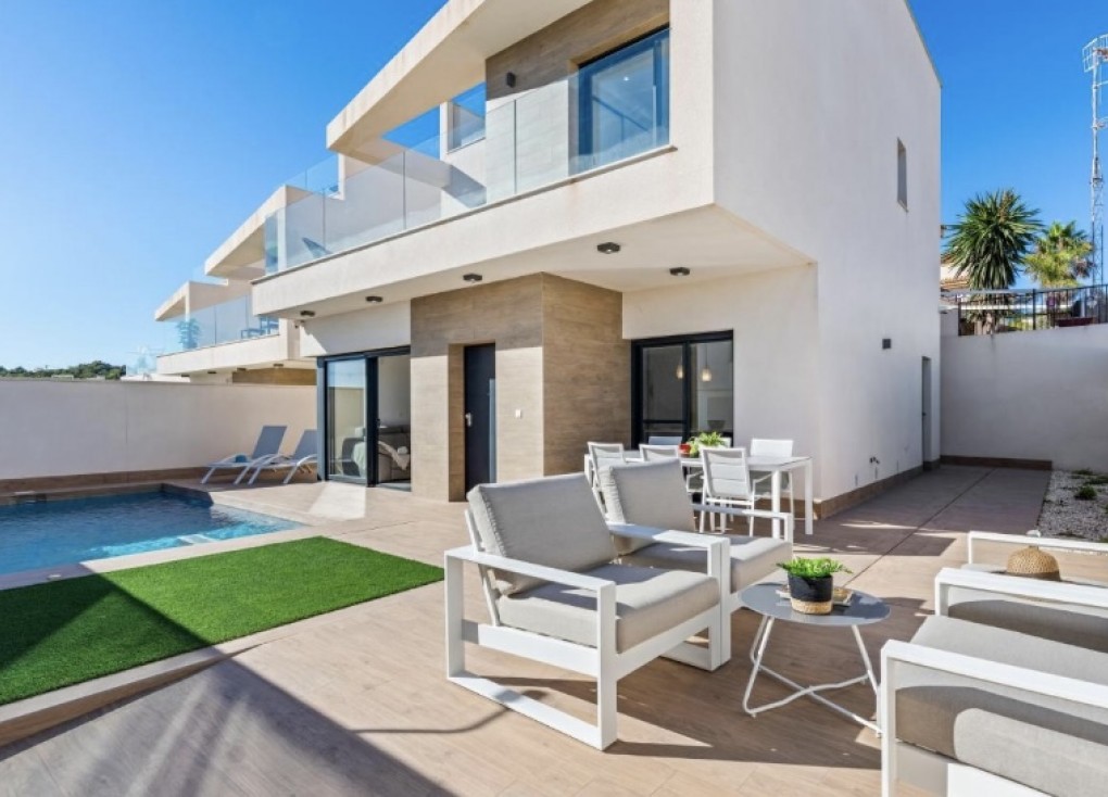 Resale - Chalet - San Miguel de Salinas