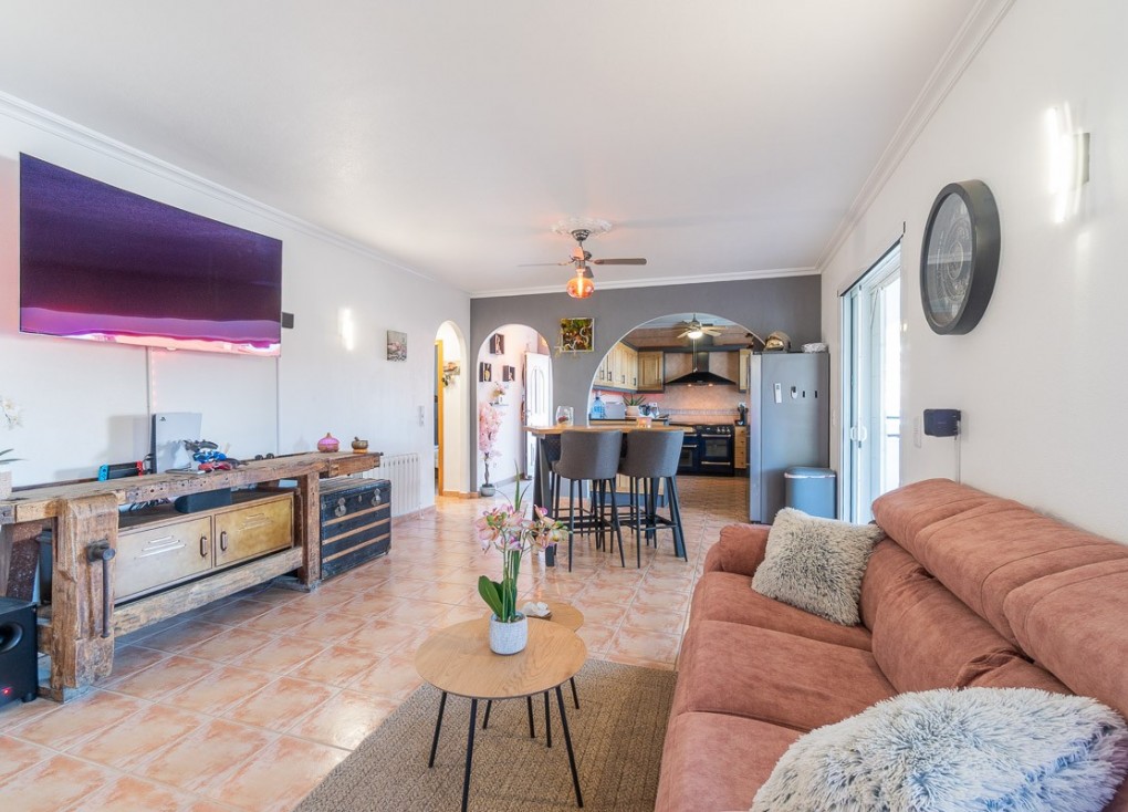 Resale - Chalet - San Miguel de Salinas