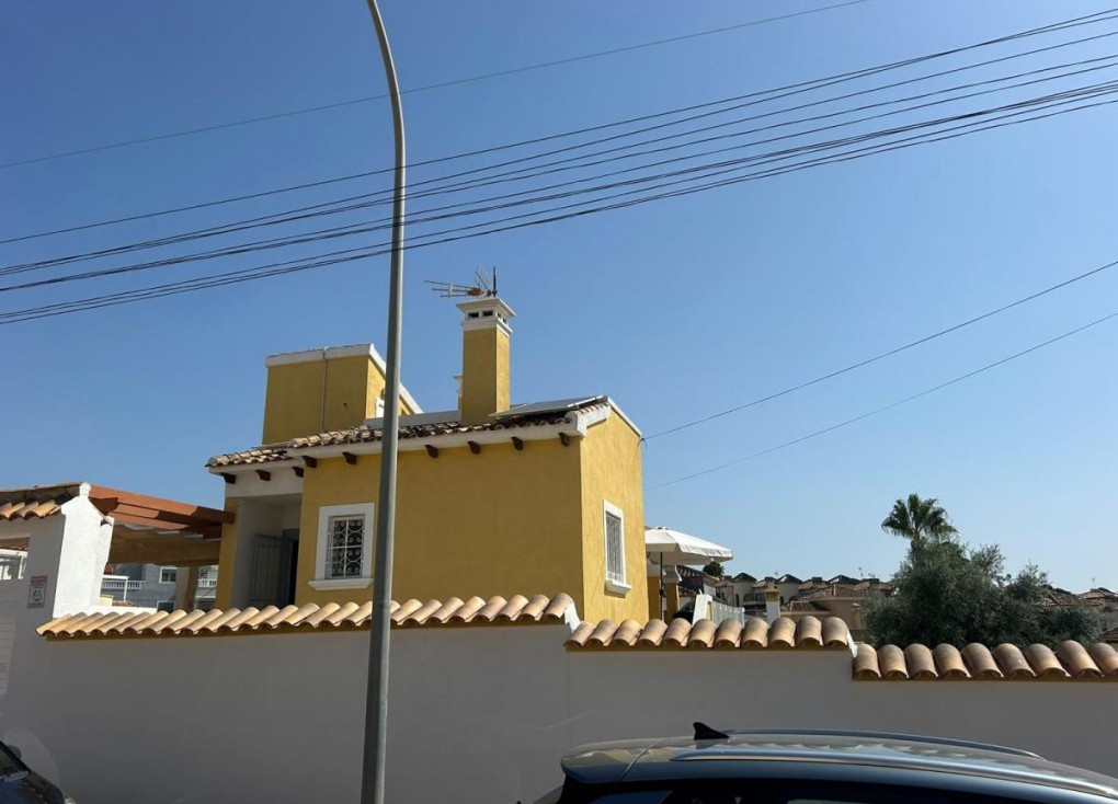 Resale - Chalet - San Miguel de Salinas