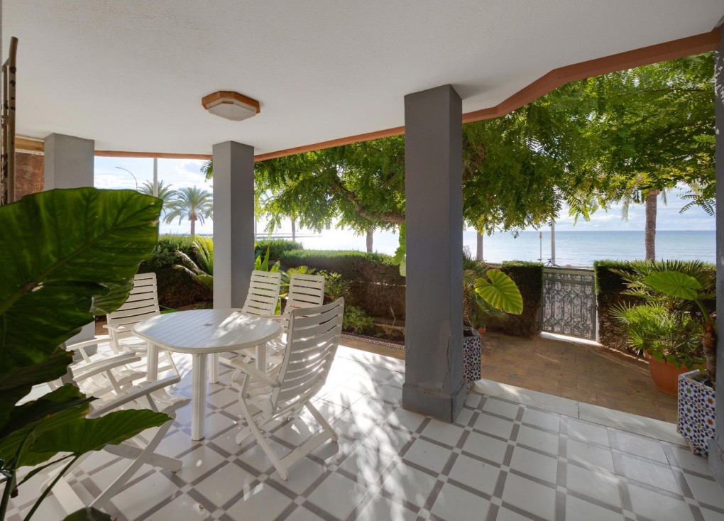 Resale - Chalet - Santa Pola