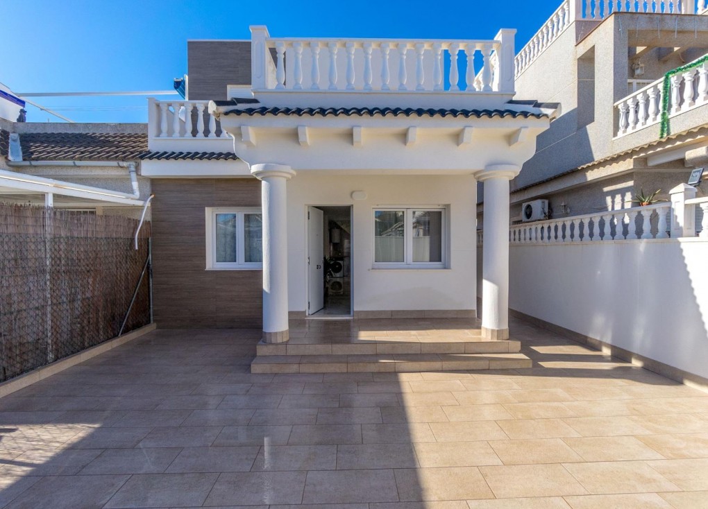Resale - Chalet - Torrevieja - El chaparral