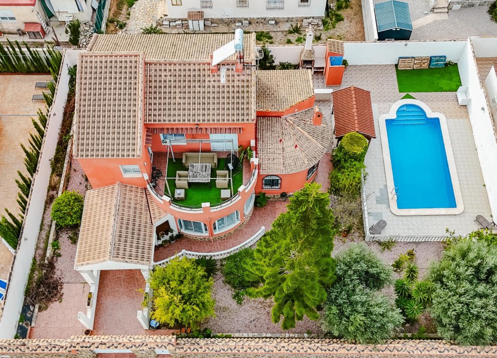 Resale - Chalet - Torrevieja - La Siesta