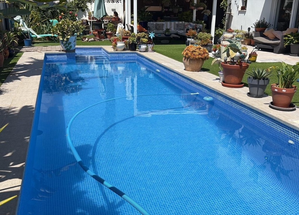 Resale - Chalet - Torrevieja - La Siesta