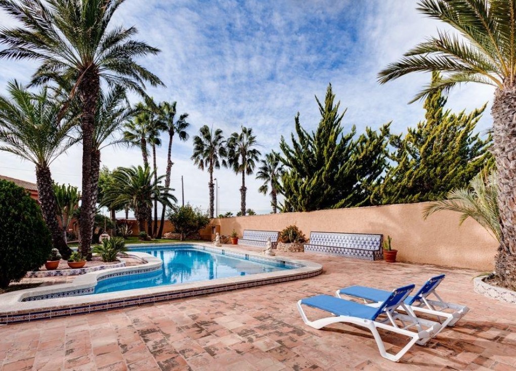 Resale - Chalet - Torrevieja - La Siesta