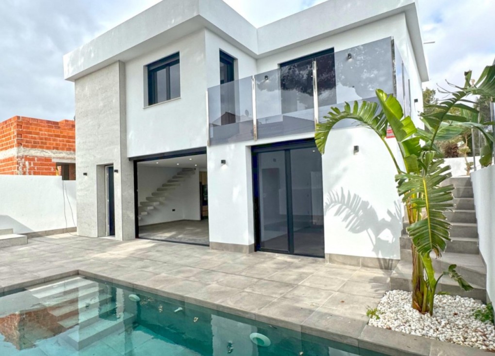 Resale - Chalet - Torrevieja - Los Balcones