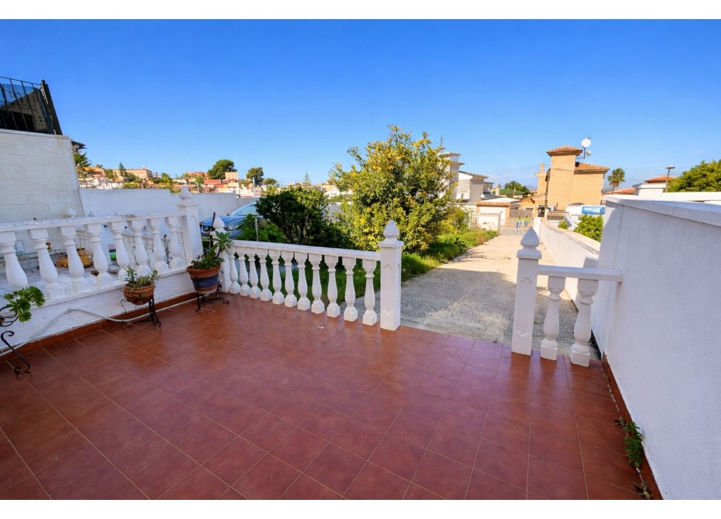 Resale - Chalet - Torrevieja - Los Balcones