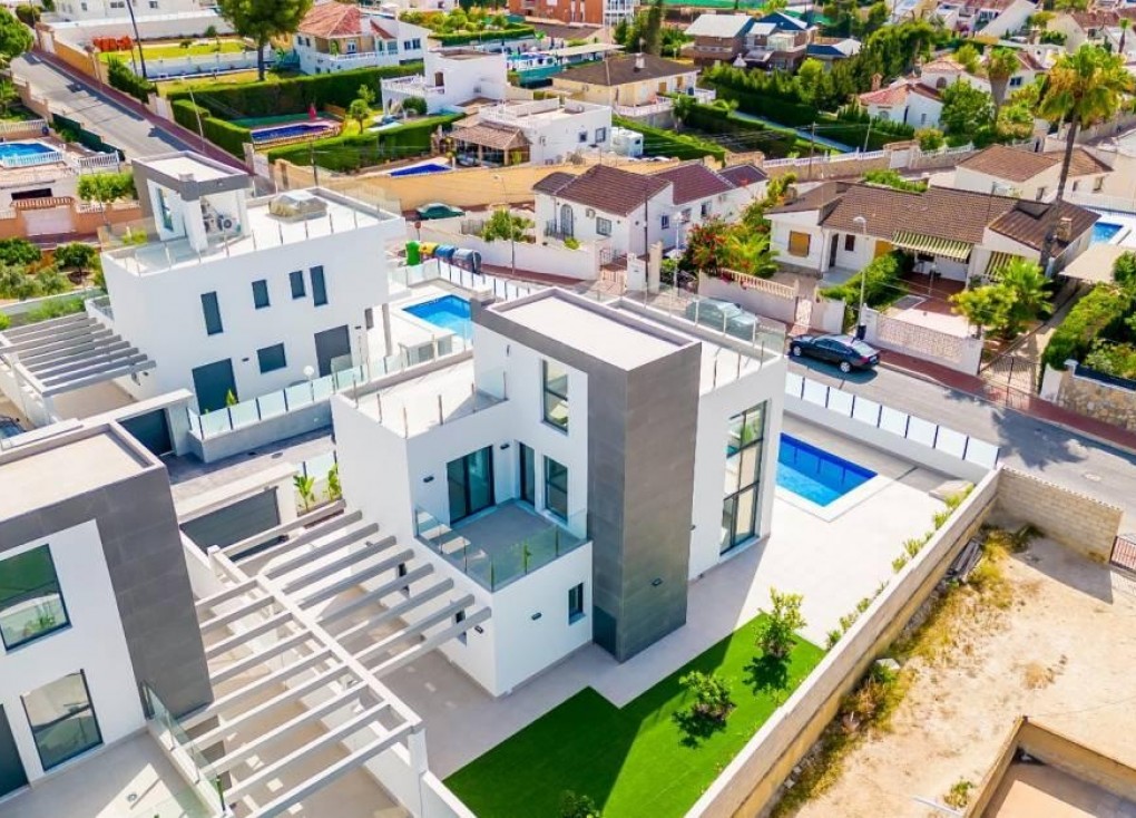 Resale - Chalet - Torrevieja - Los Balcones