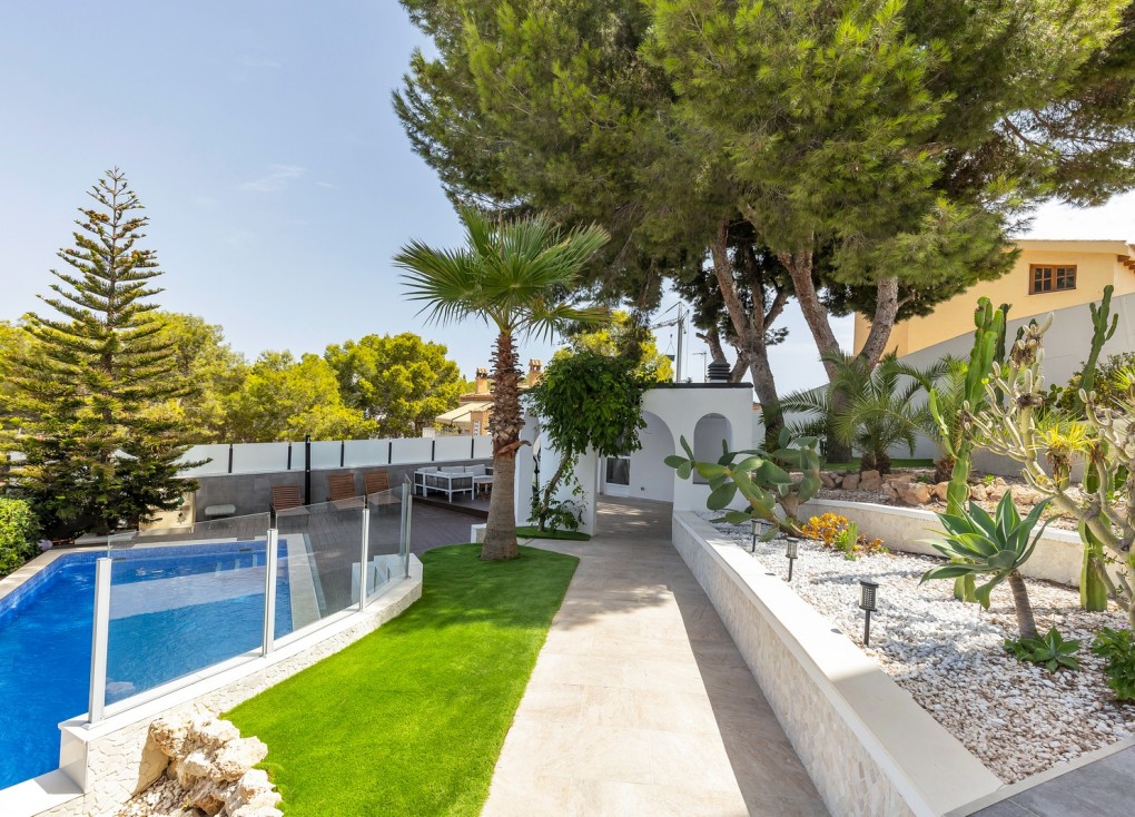 Resale - Chalet - Torrevieja - Los Balcones