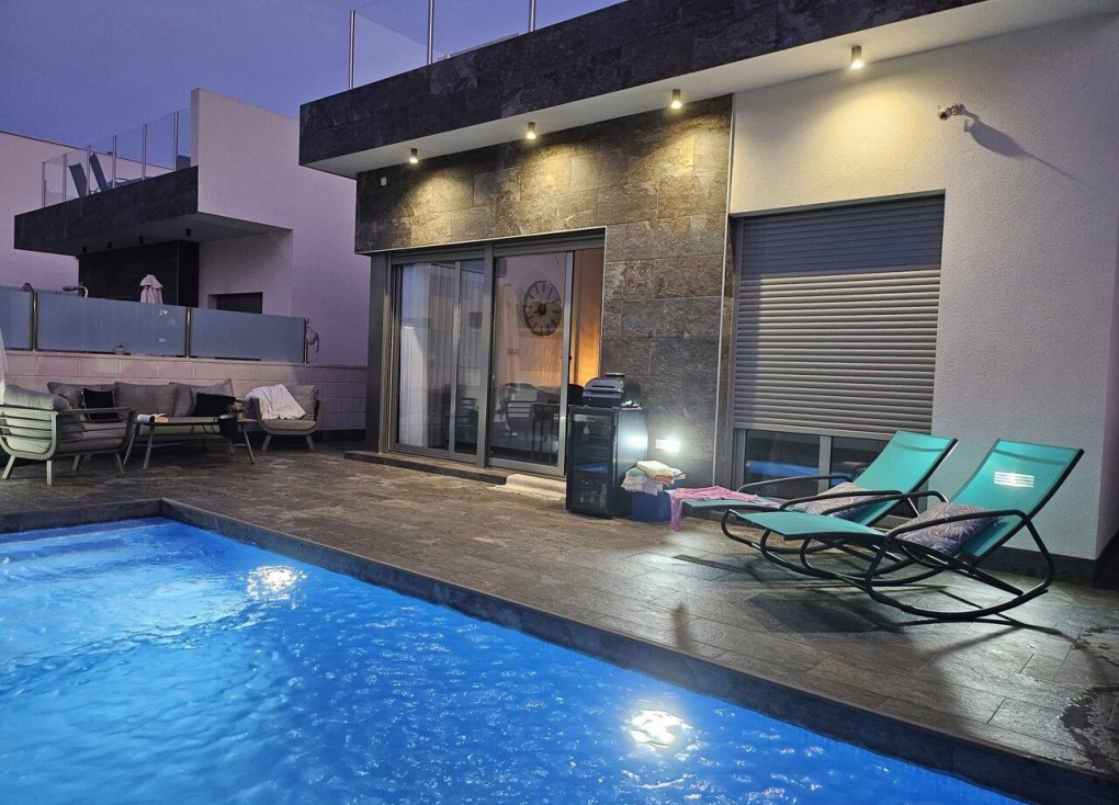 Resale - Chalet - Villamartín - Los Altos