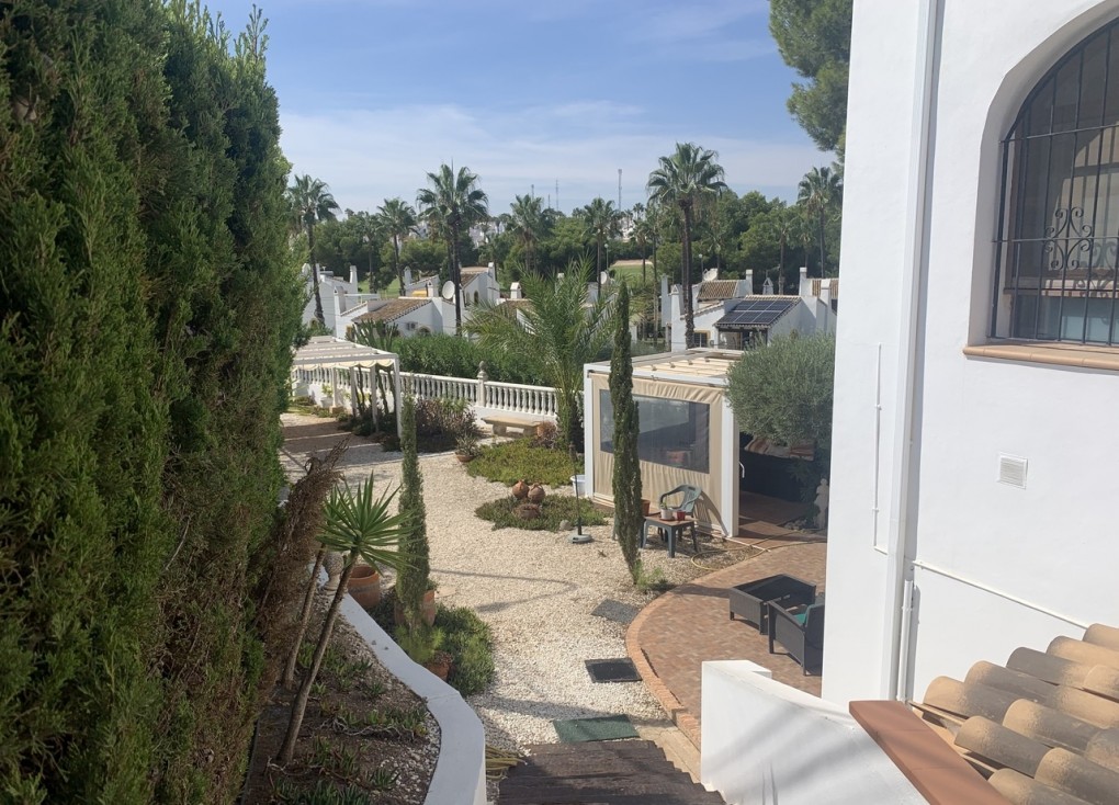 Resale - Chalet - Villamartín
