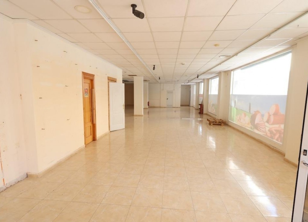 Resale - Commercial - Torrevieja - Estacion de autobuses