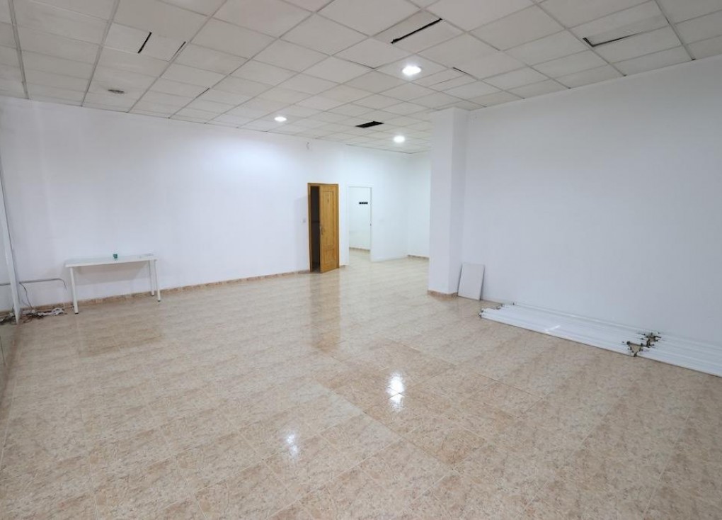 Resale - Commercial - Torrevieja