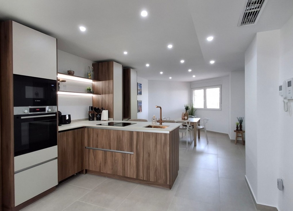 Resale - Duplex apartment - Torrevieja - Acequion