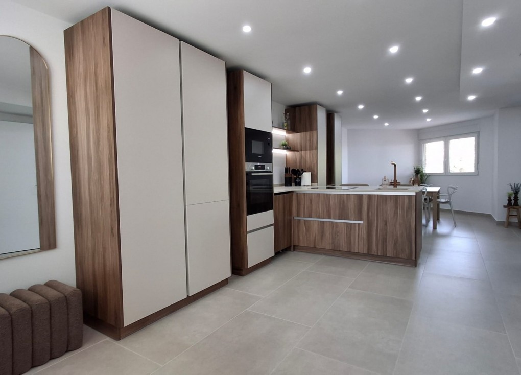 Resale - Duplex apartment - Torrevieja - Acequion