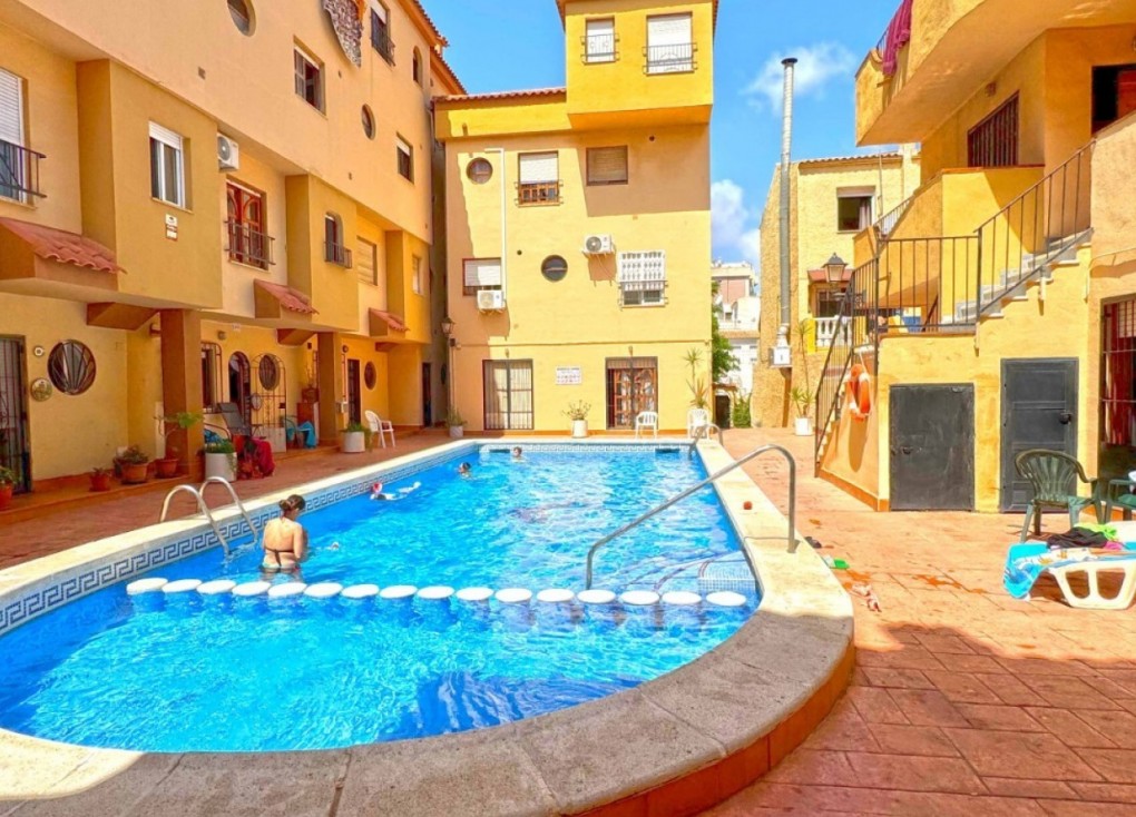 Resale - Duplex apartment - Torrevieja