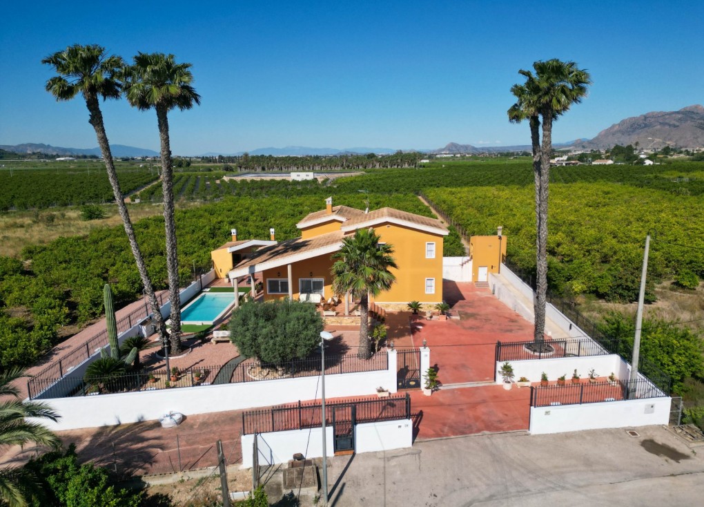 Resale - Finca - Country Property - Orihuela