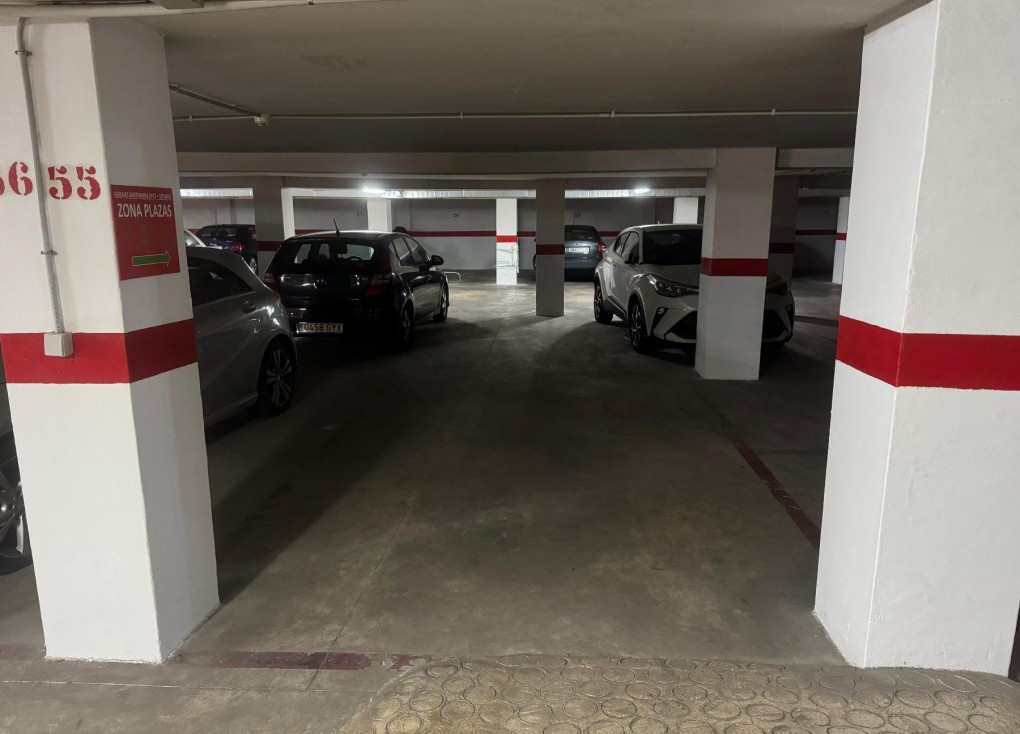 Resale - Garage - Torrevieja - Acequion