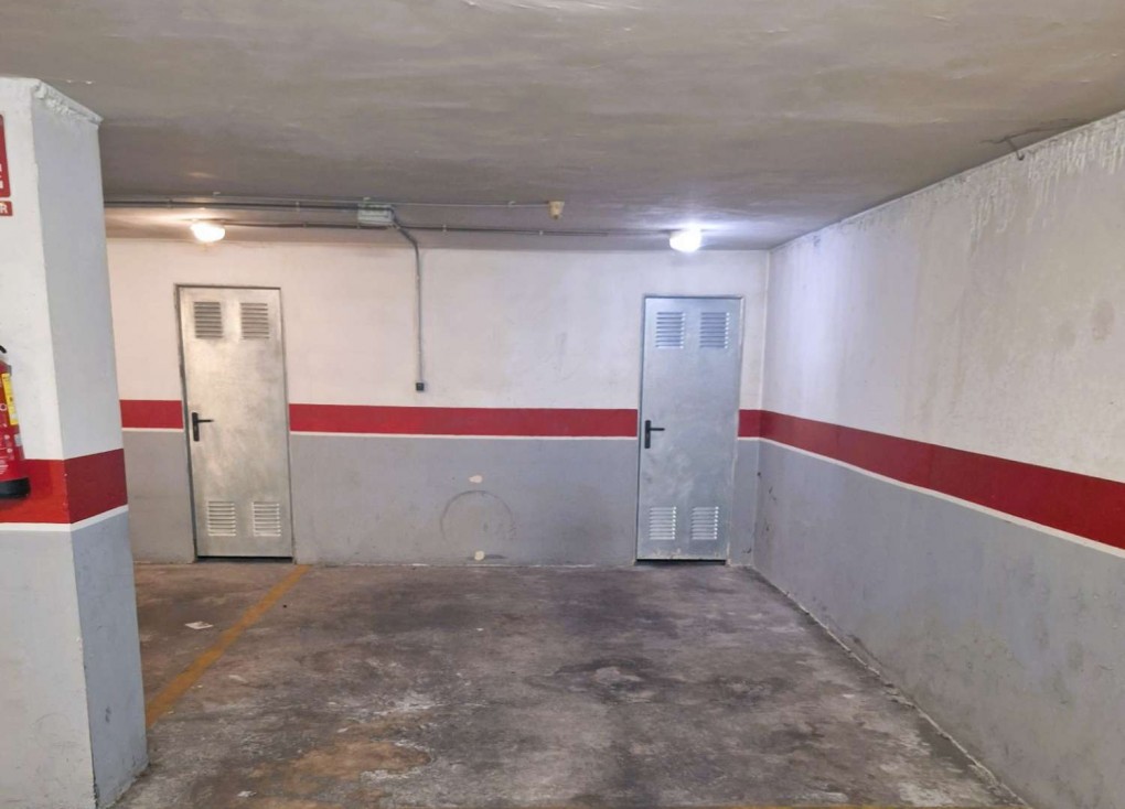 Resale - Garage - Torrevieja