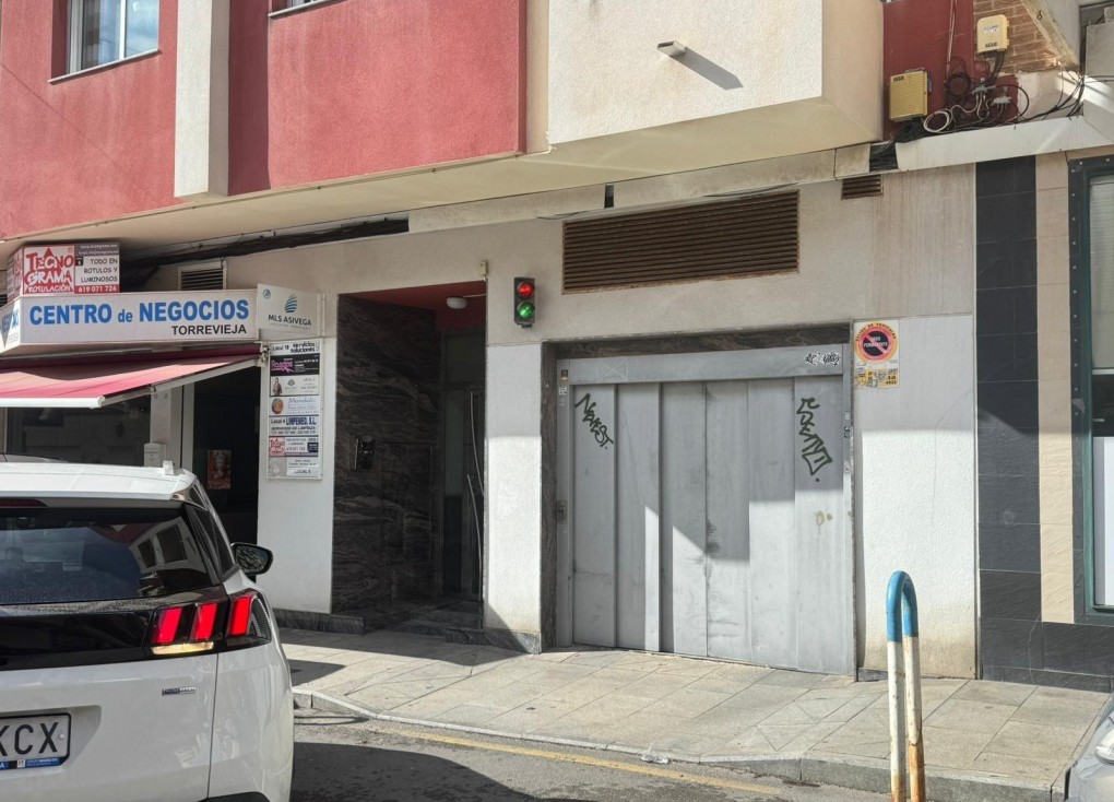 Resale - Garage - Torrevieja