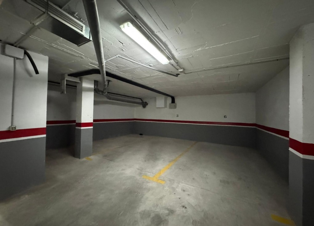 Resale - Garage - Torrevieja