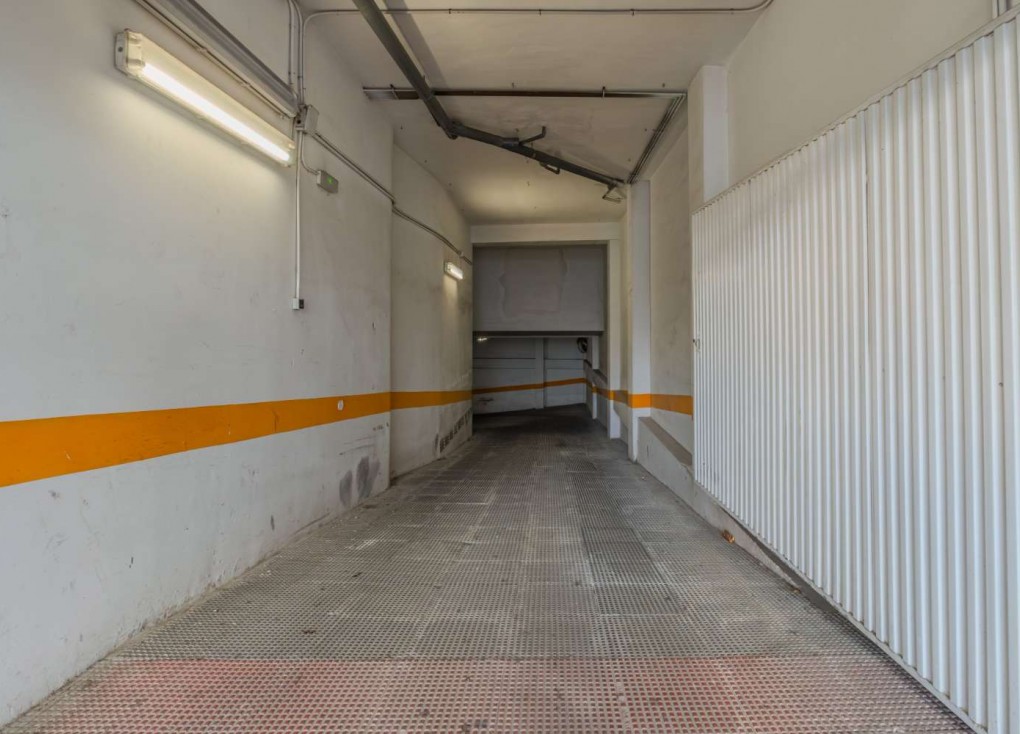 Resale - Garage - Torrevieja