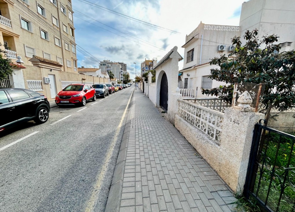 Resale - Plot - Torrevieja - Nueva Torrevieja