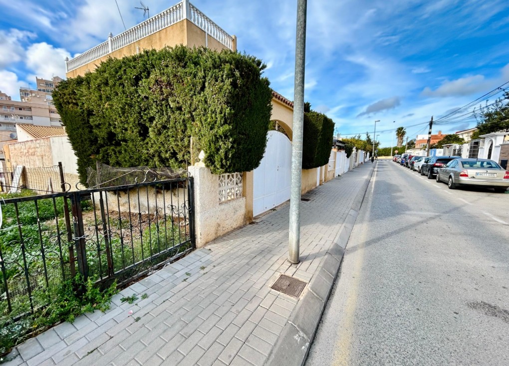 Resale - Plot - Torrevieja - Nueva Torrevieja