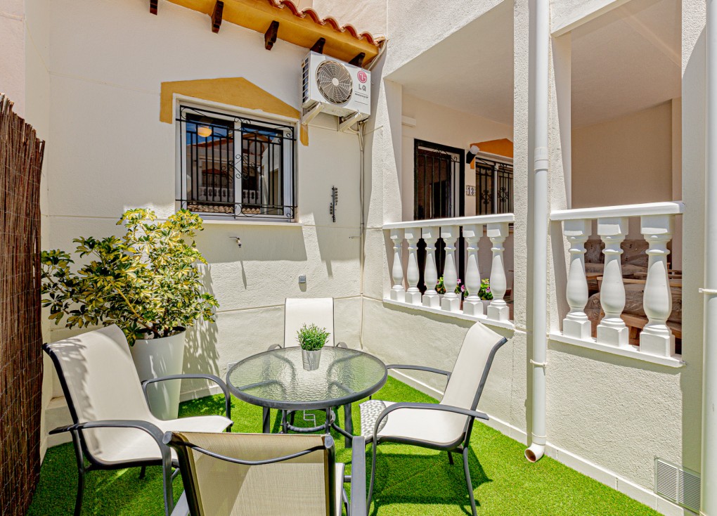 Resale - Semi-Detached - Los Altos
