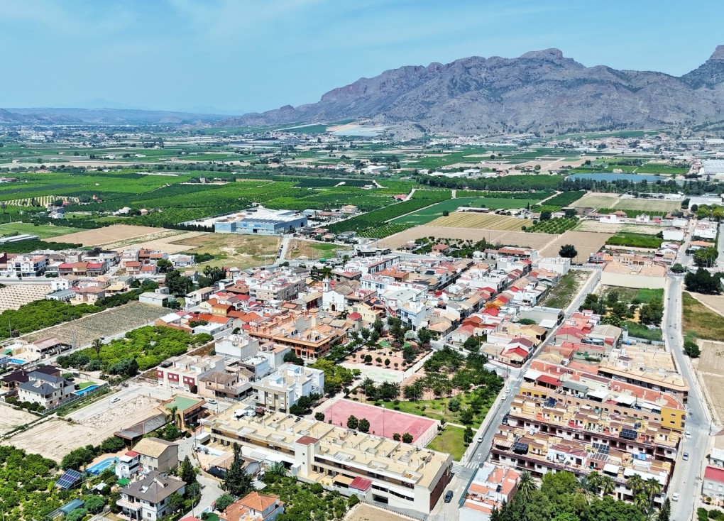 Resale - Semi-Detached - Los Desamparados