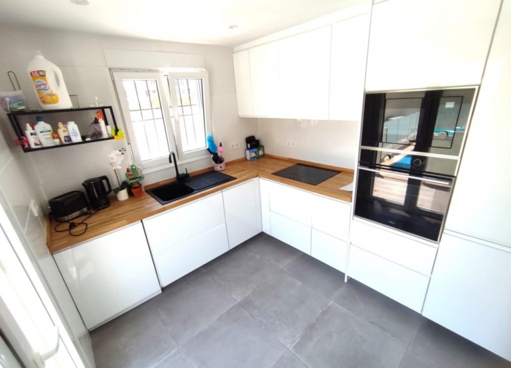 Resale - Semi-Detached - Playa Flamenca