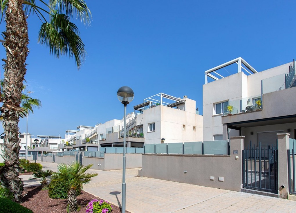 Resale - Semi-Detached - Torrevieja - Aguas Nuevas