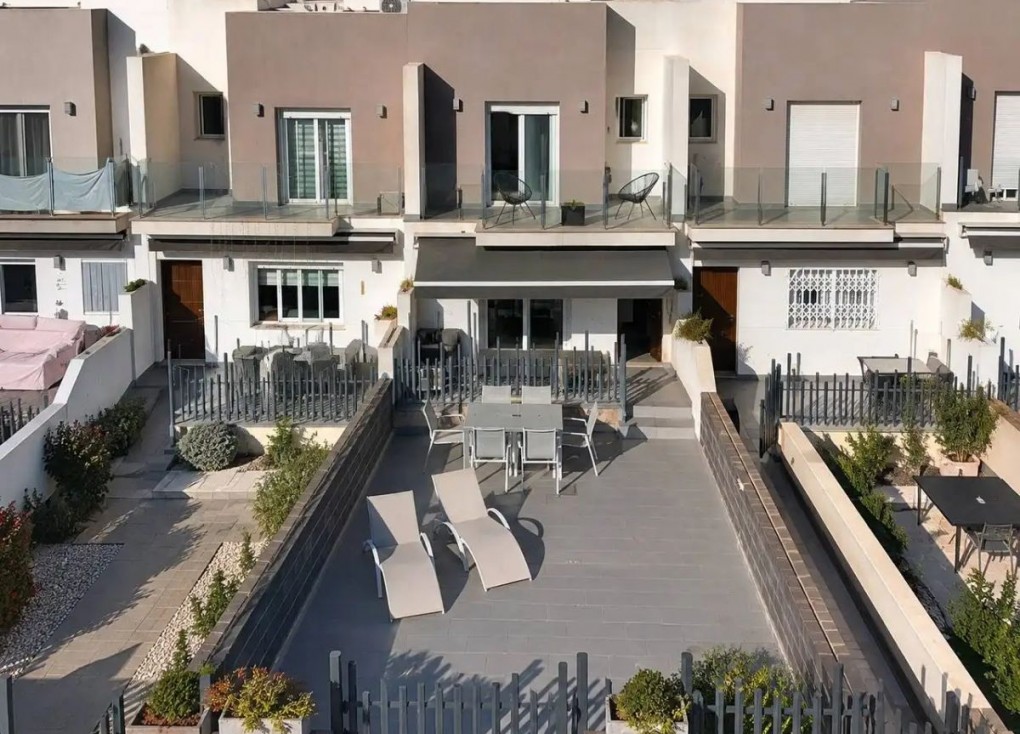 Resale - Semi-Detached - Torrevieja - Aguas Nuevas