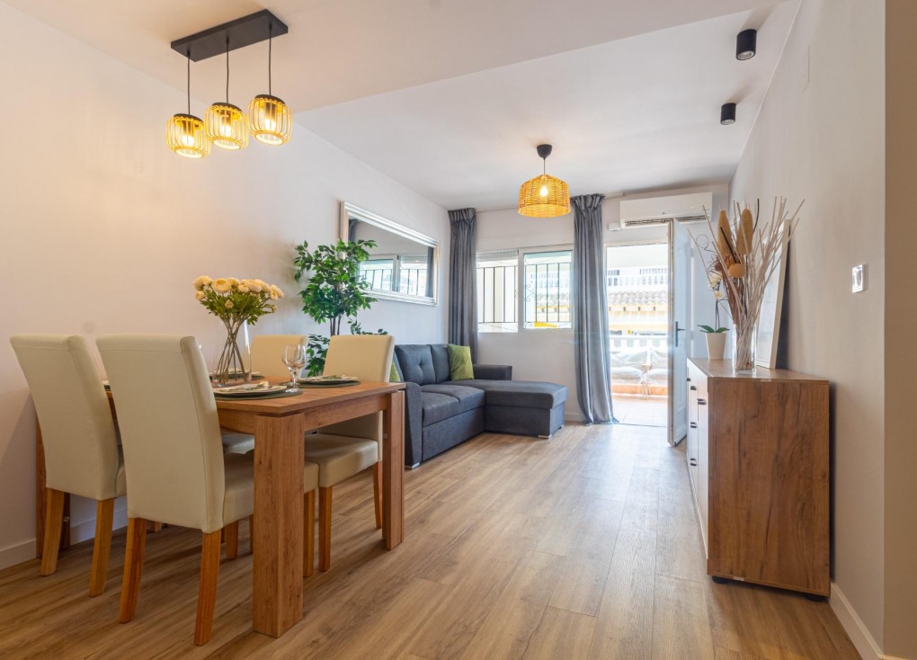 Resale - Semi-Detached - Torrevieja - Los Altos