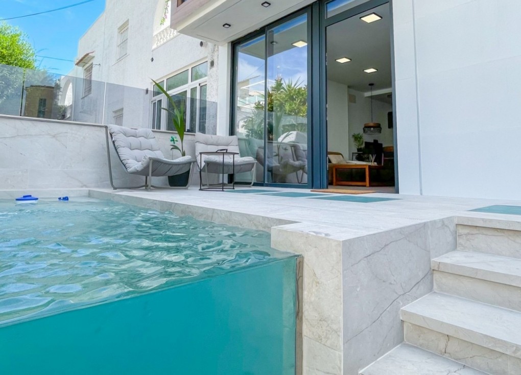 Resale - Semi-Detached - Torrevieja - Nueva Torrevieja