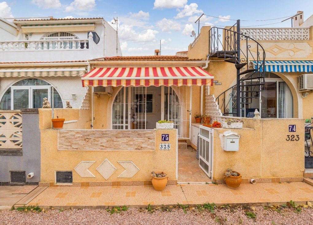 Resale - Semi-Detached - Torrevieja