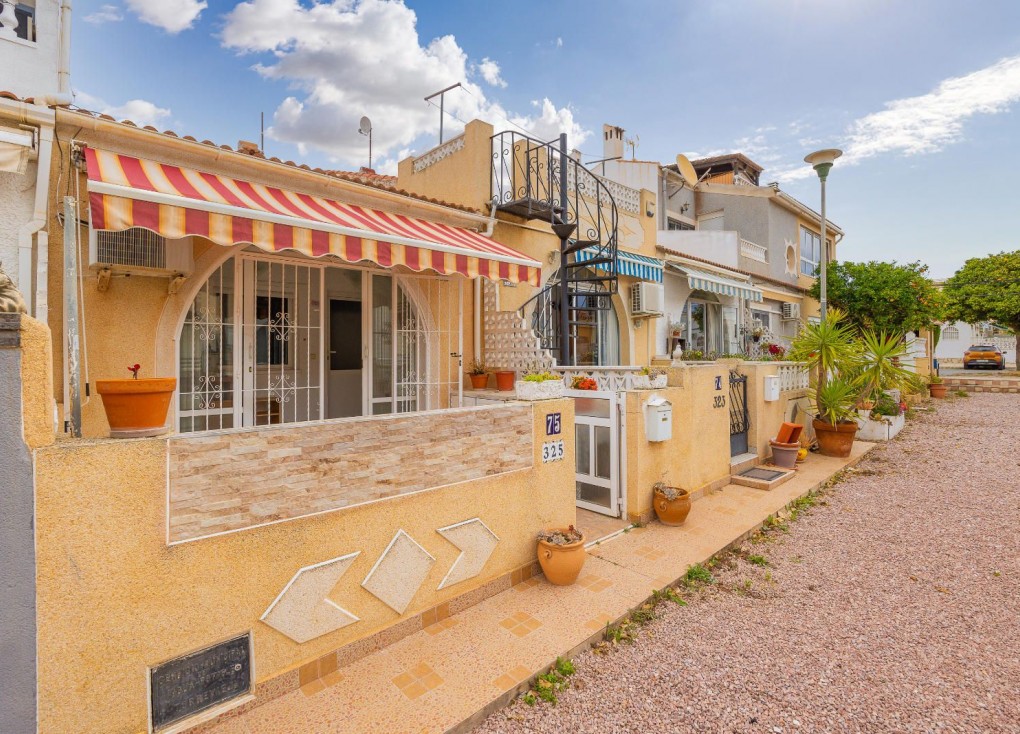 Resale - Semi-Detached - Torrevieja
