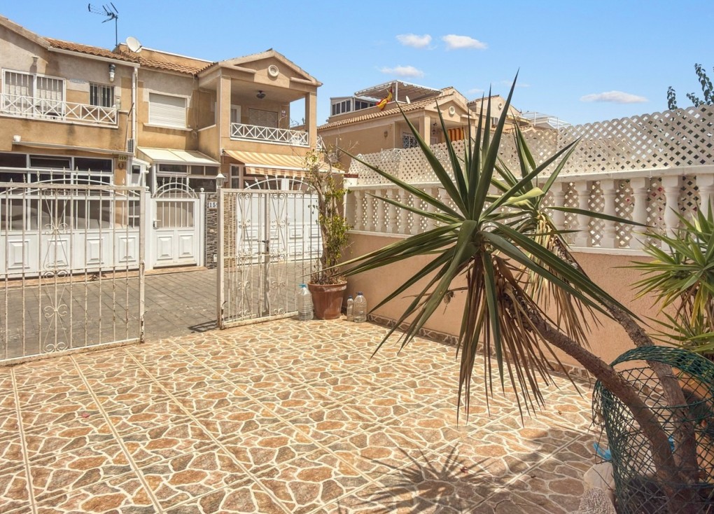 Resale - Semi-Detached - Torrevieja