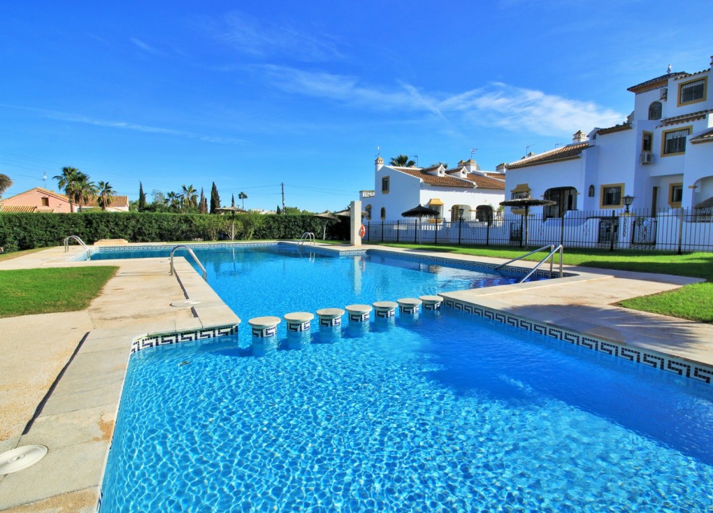 Resale - Semi-Detached - Villamartín
