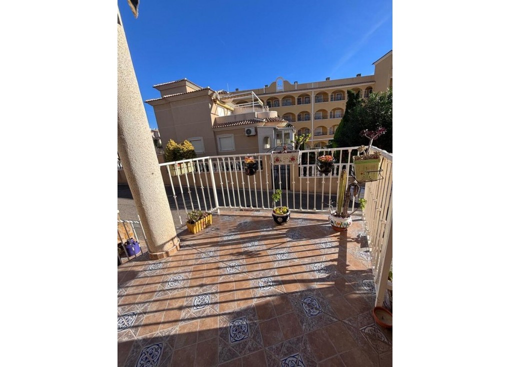 Resale - Semi-Detached - Villamartín