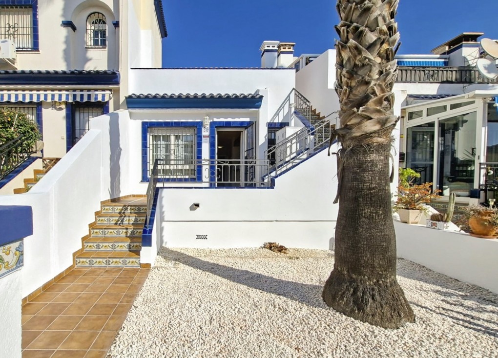 Resale - Semi-Detached - Villamartín