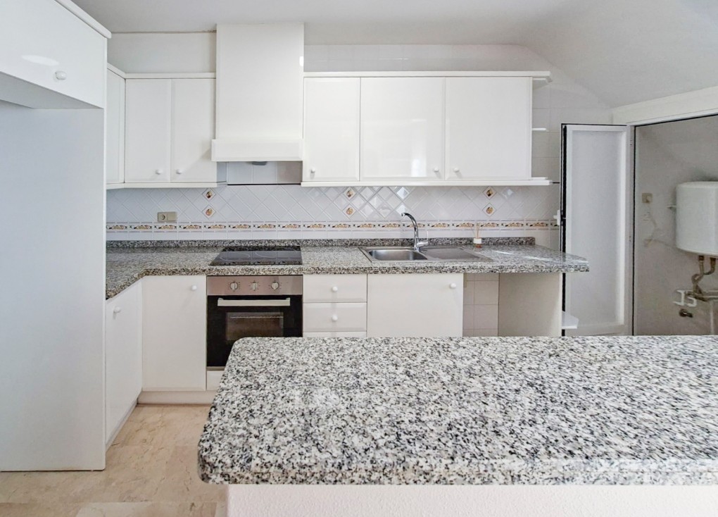 Resale - Semi-Detached - Villamartín
